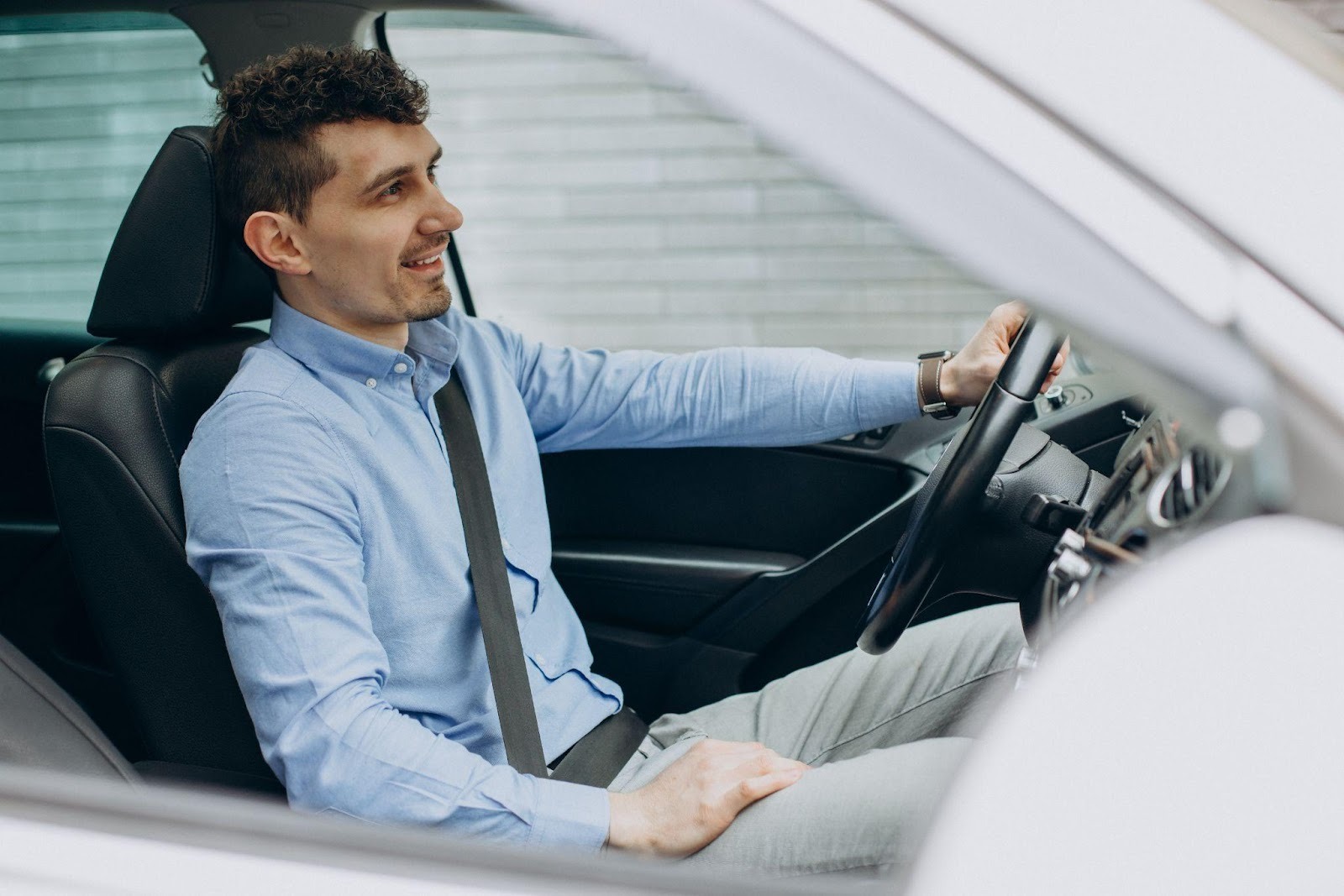 The Road to Confidence: How Expert Guidance Shapes Better Drivers