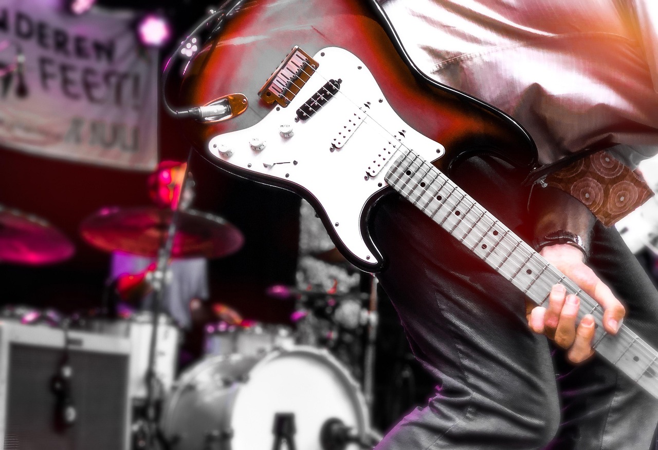 On stage, guitar, performance — How Toto Site Ranking Reflects User Trust and Experience